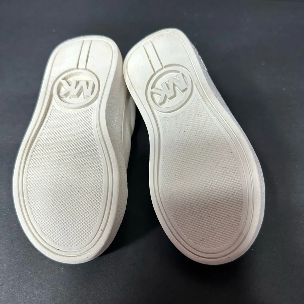 Kids White and Gold Sneakers MK size 6 pre owned good conditions